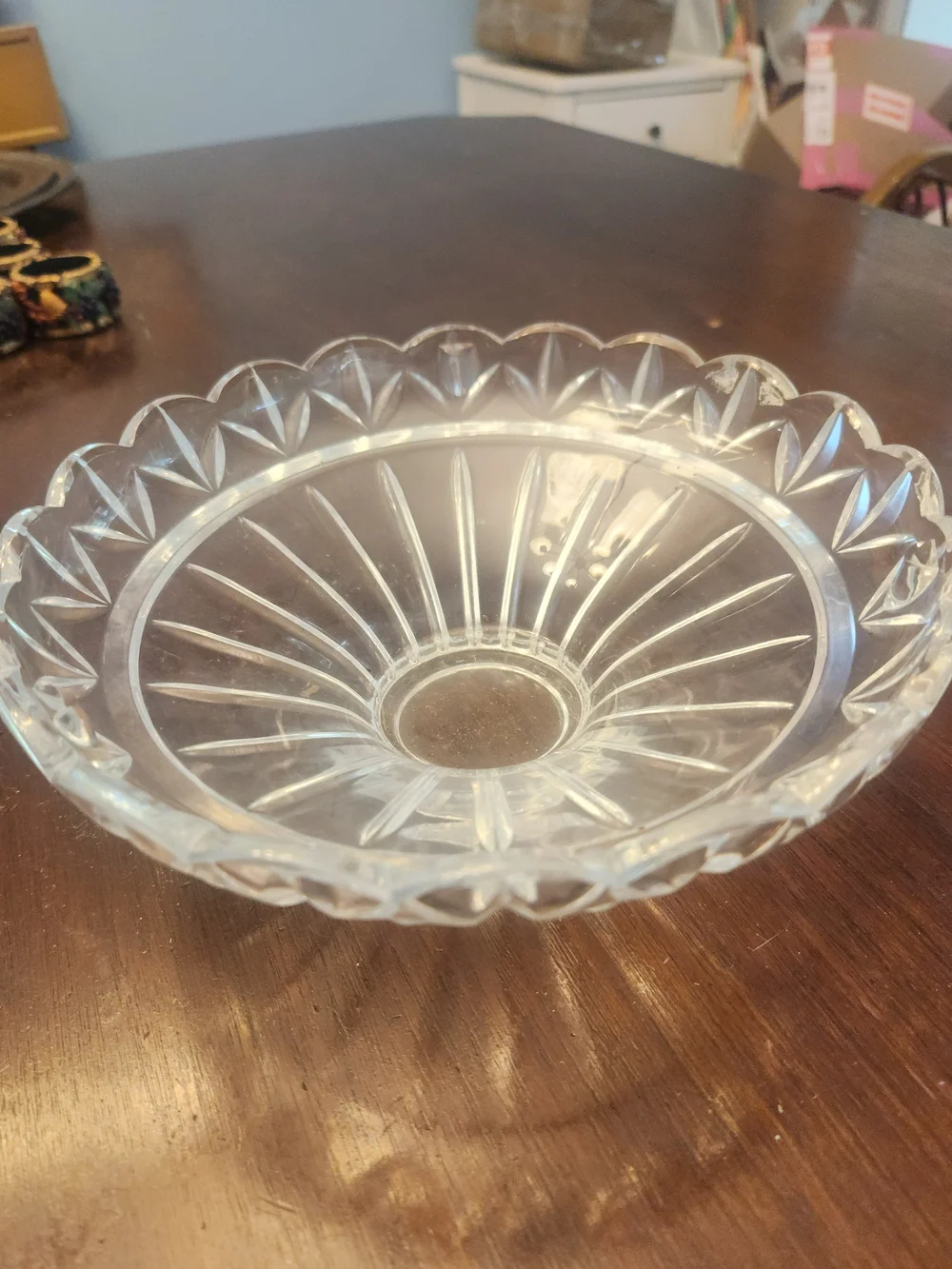 Source Unknown Clear Glass Scalloped Serving Bowl